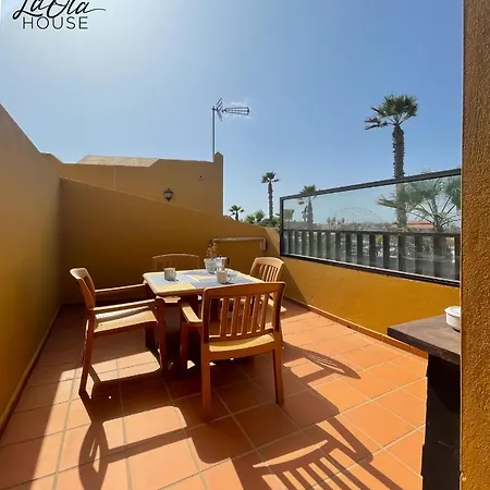 La Ola House Precioso Con Piscina Appartamento