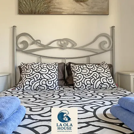 La Ola House Precioso Con Piscina Коральео